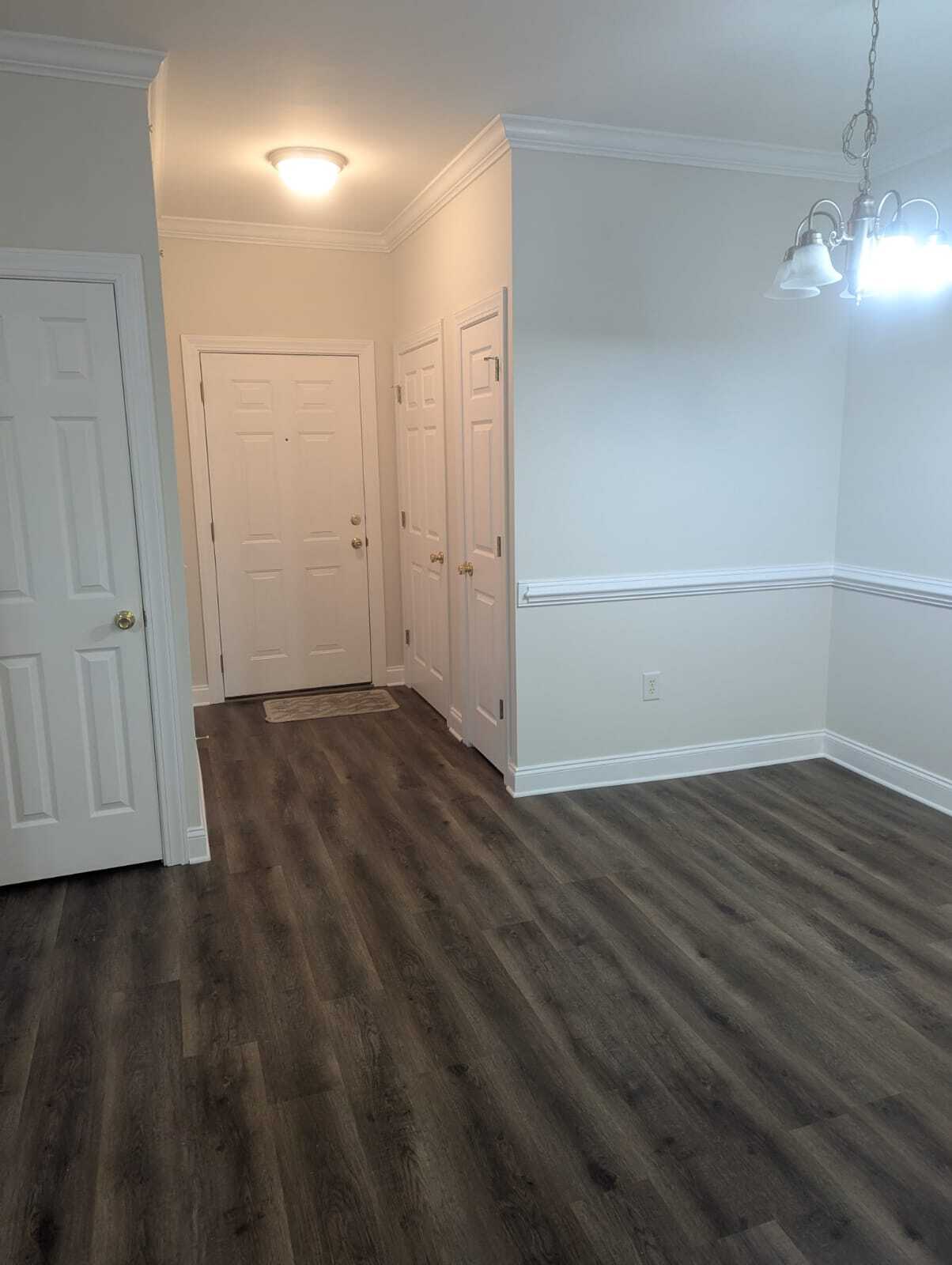 Building Photo - 2073 Silvercrest Dr