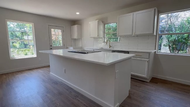 Building Photo - 10734 Coogan Dr