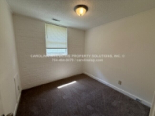 Building Photo - 2114 Rush Wind Dr