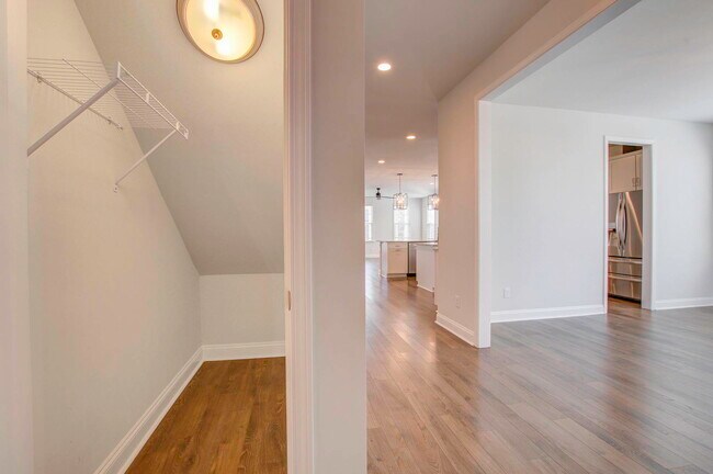 Building Photo - 612 Heartwood Ln