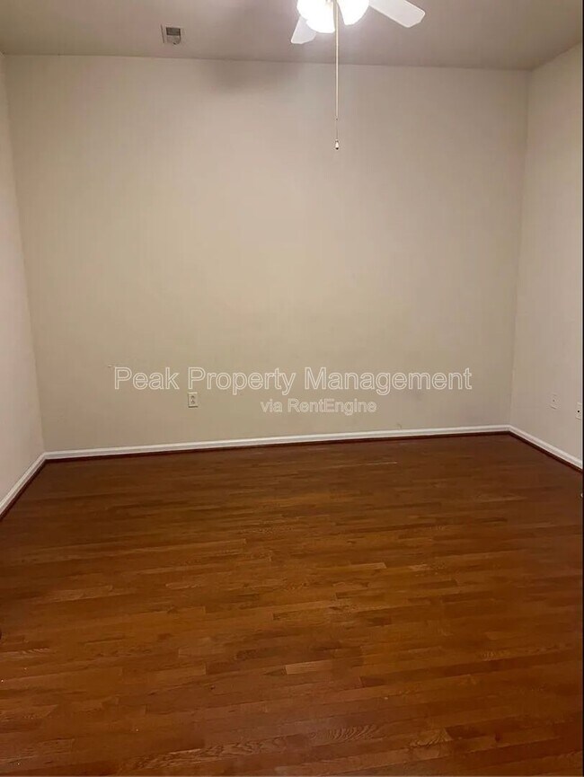 Building Photo - 1106 W Main St