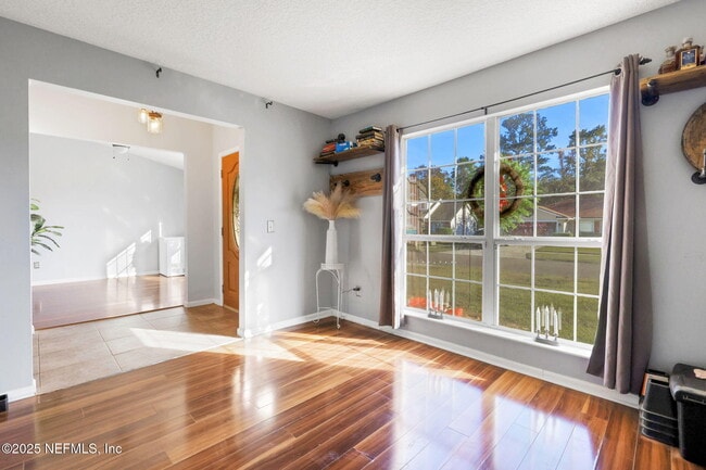 Building Photo - 1453 Lindseys Xing Dr