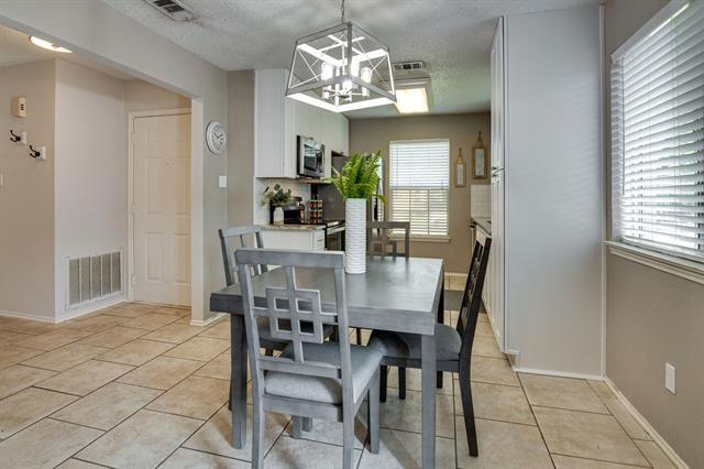 Building Photo - 6713 Windwillow Dr