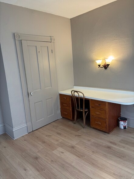 Bedroom - 866 Liberty St