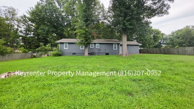 Building Photo - 202 N Paul Dr