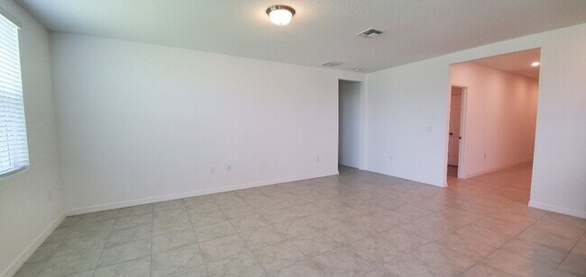 Building Photo - Like New!!! 3-Bedroom, 2-Bathroom in Winte...