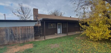 Building Photo - LOVELY 3 bedroom 2 bath home COMING SOON!