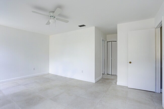 Building Photo - 15895 NW 5th St