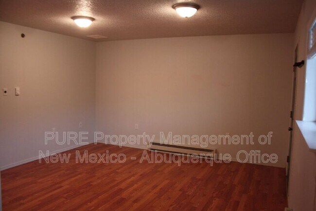 Building Photo - 408 E Comanche St