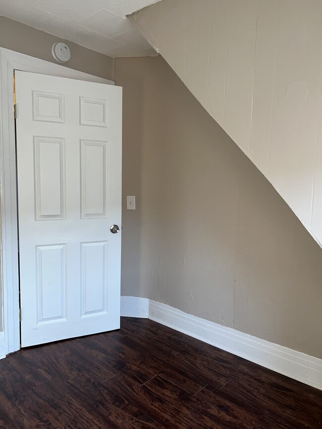 Building Photo - 367 Hawley St