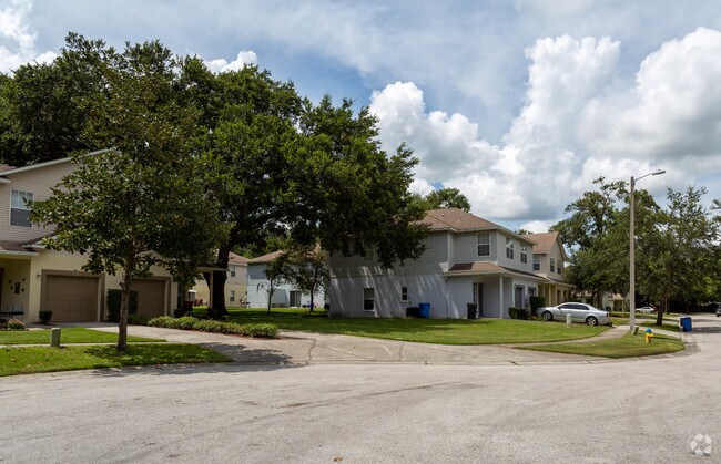 Primary Photo - Pine Landing Villas LP