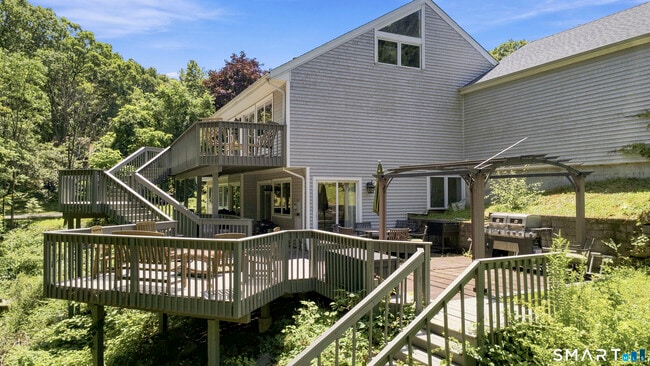 Building Photo - 71 Blackberry Dr
