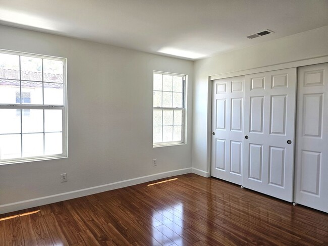 Building Photo - 2862 Echo Springs Dr