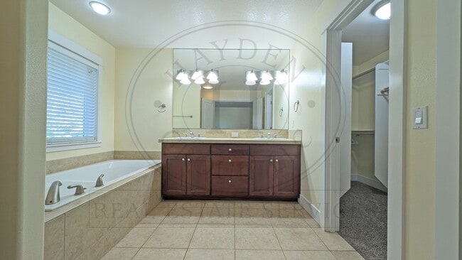 Building Photo - 4572 NW 175th Pl