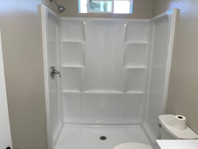 Building Photo - 1543 Wallis Ave