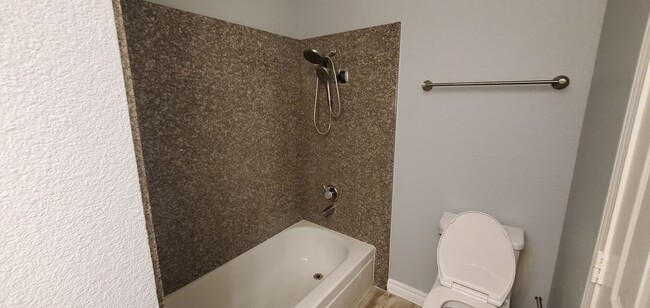 Building Photo - Bella Vita Beauty - New Upgrades & Resort-Style Amenities