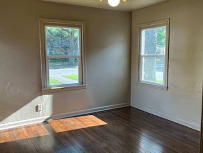 Building Photo - Affordable 2 Bedroom, 1 Bath Cottage in Bl...