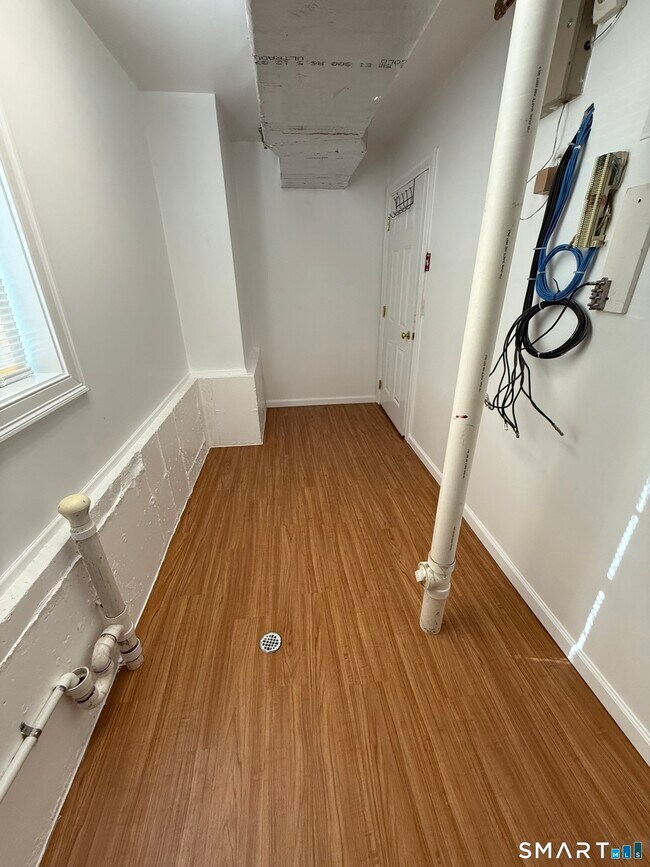 Building Photo - 1707 Summer St