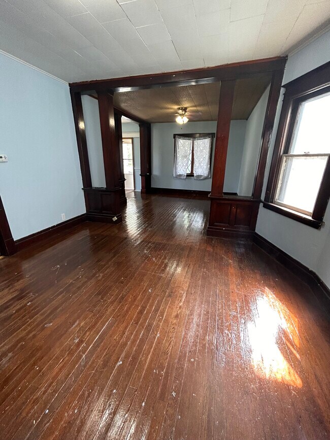 Building Photo - 178 Zenner St