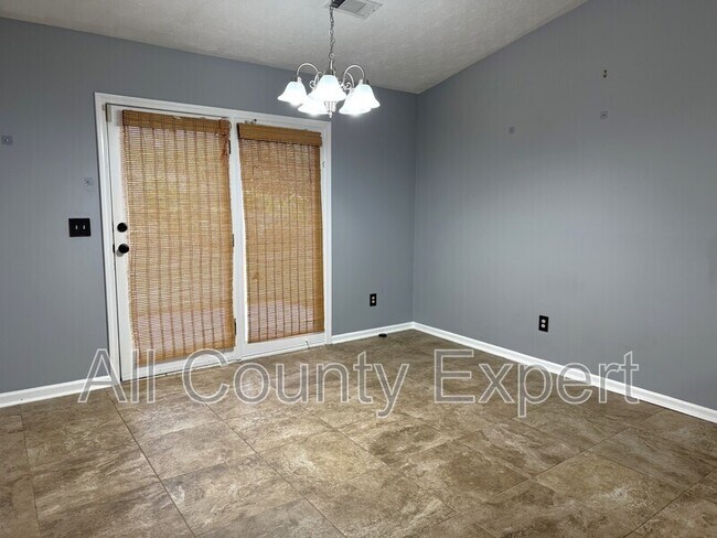 Building Photo - 915 Prestonwood Dr