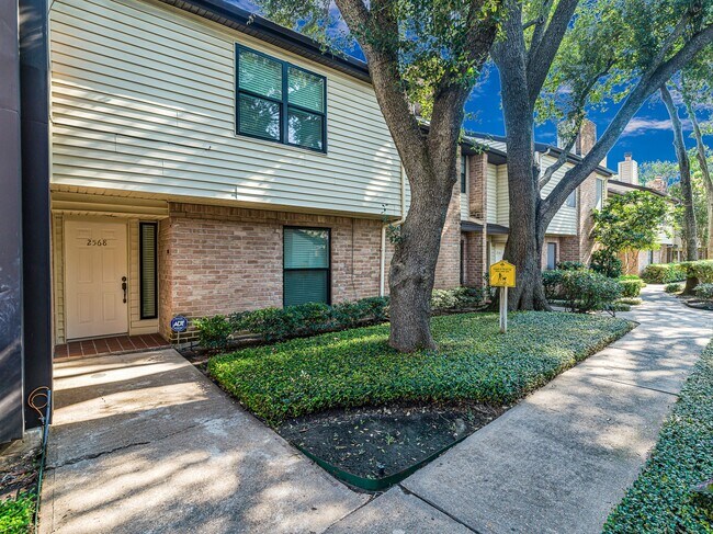 Building Photo - 2568 Bering Dr