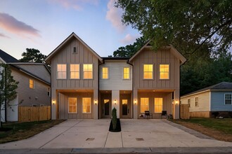 Building Photo - 2413 Pruitt St