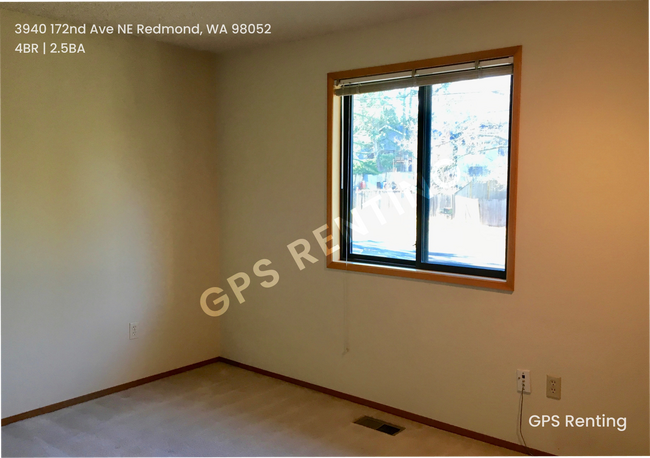 Building Photo - Stunning Light-Filled Home on a 1/3 Acre C...