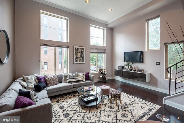 Building Photo - 1357 N Mascher St