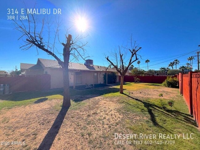 Building Photo - 314 E Malibu Dr