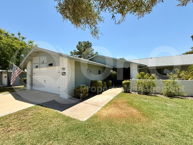Building Photo - 12527 W Prospect Dr