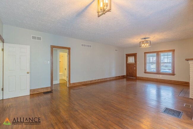 Building Photo - 1621 Leavenworth St