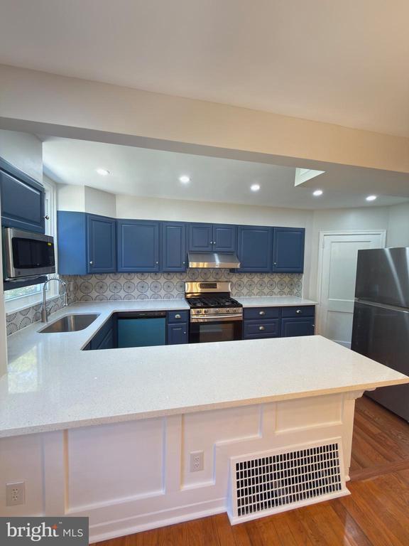Building Photo - 268 S Bayberry Ln