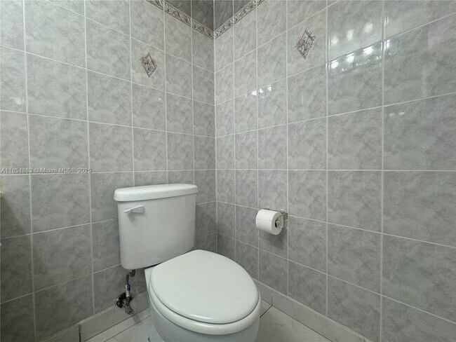 Building Photo - 3800 S Ocean Dr