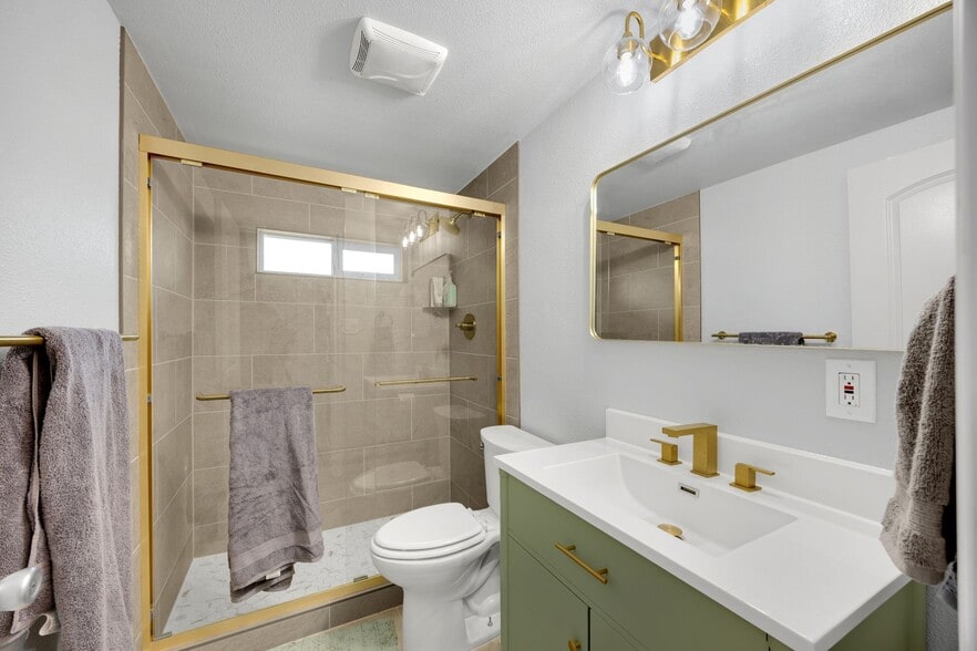 Building Photo - 1048 N Hermosa Dr