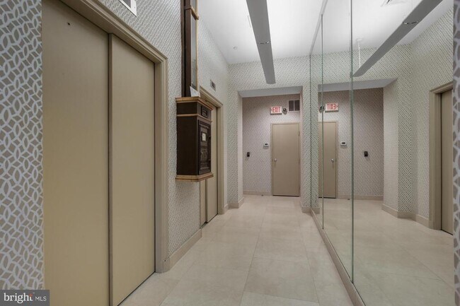 Building Photo - 1920 Chestnut St