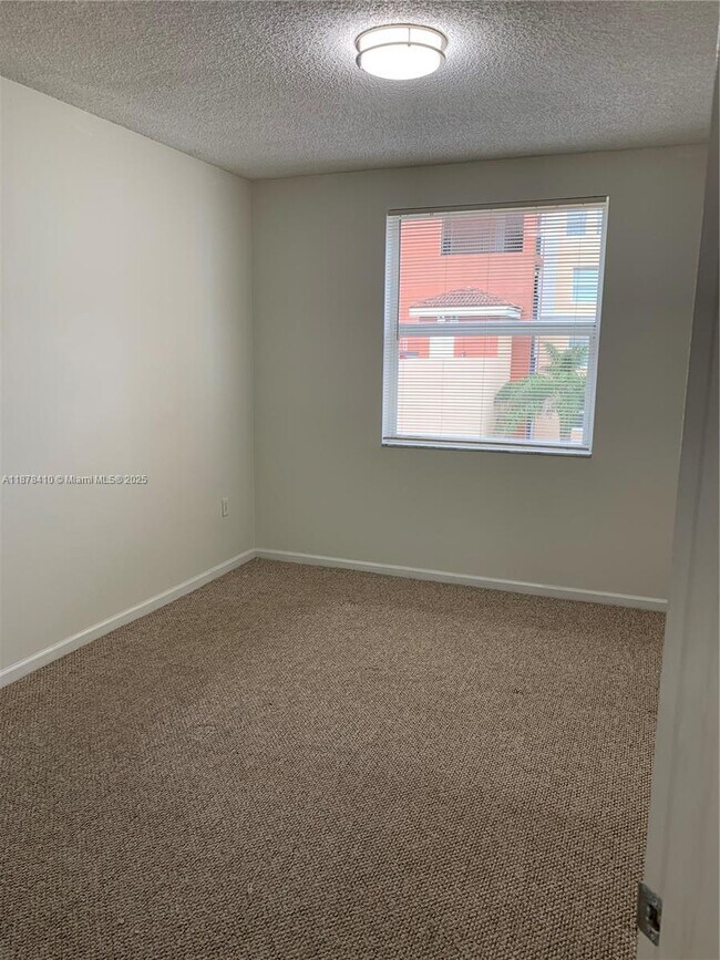 Building Photo - 17150 N Bay Rd