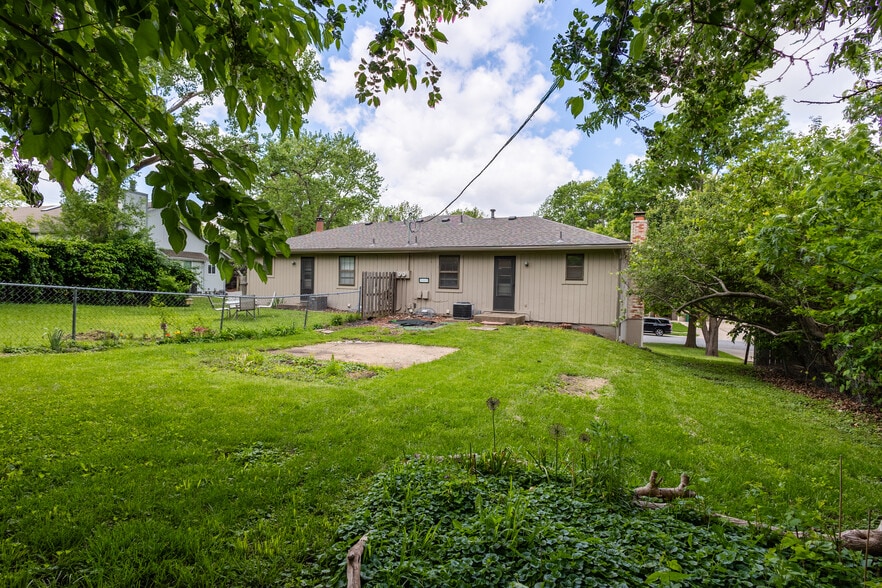 Building Photo - 8659 Riggs St