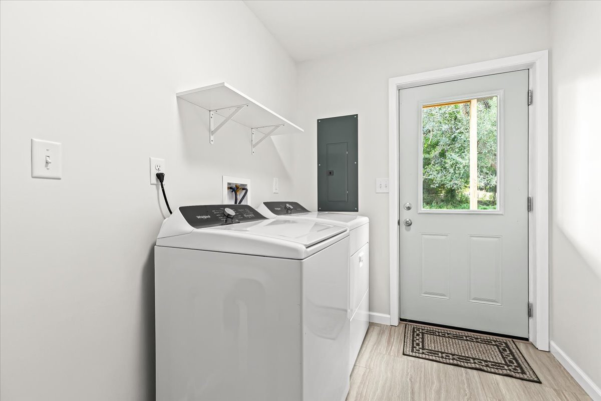 Laundry Room - 5640 Trailer Park Dr