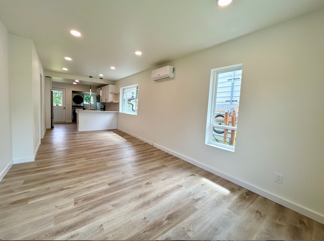 Building Photo - West Seattle/Pigeon Point Home