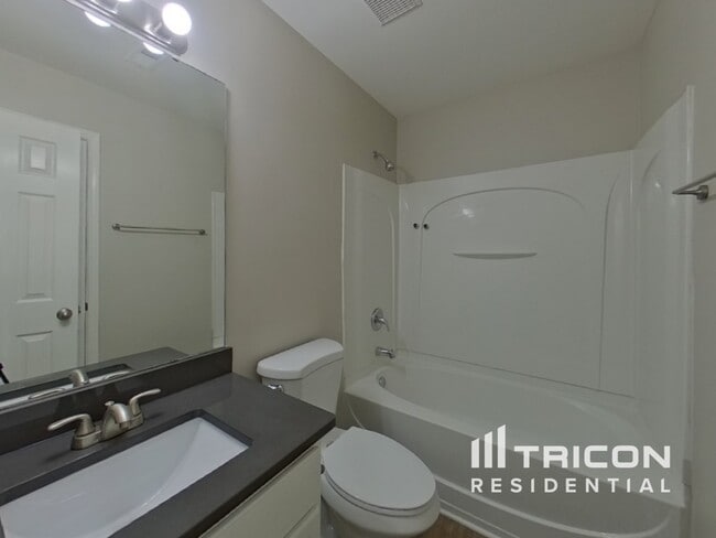 Building Photo - 4514 New House Dr