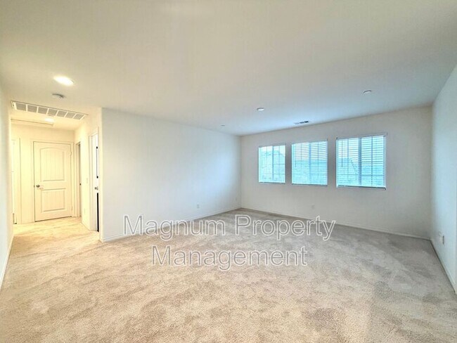 Building Photo - 34124 Thistlewood Ave