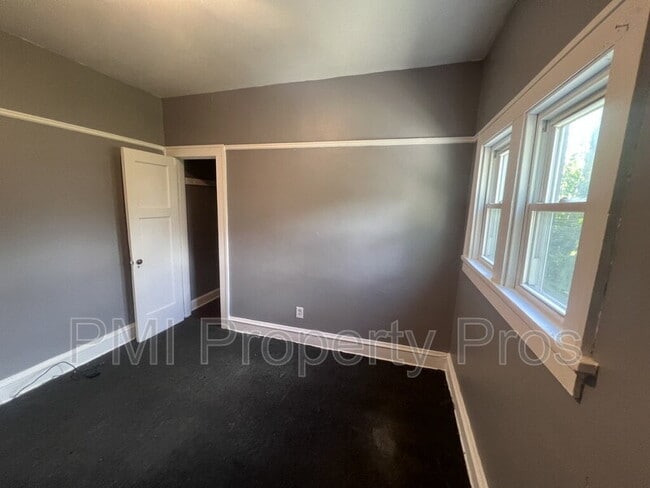 Building Photo - 1536 N 38th St
