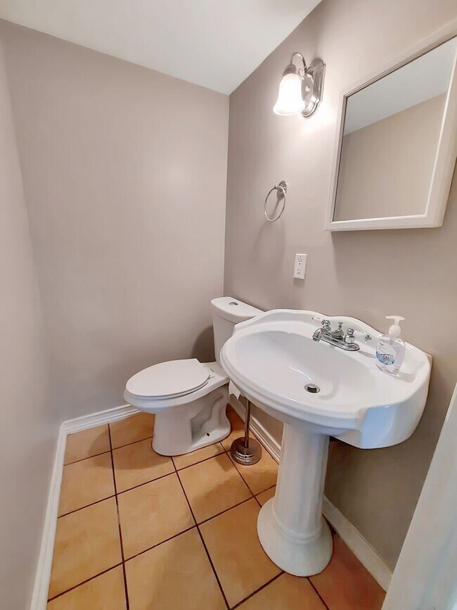 Building Photo - Rare Find! Private 4BR / 2.5BA Home on Nea...