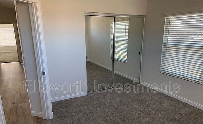 Building Photo - 744 Cardona Ave