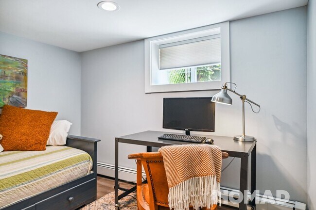 Building Photo - Charming Furnished Basement Unit in Regis – Northwest Denver
