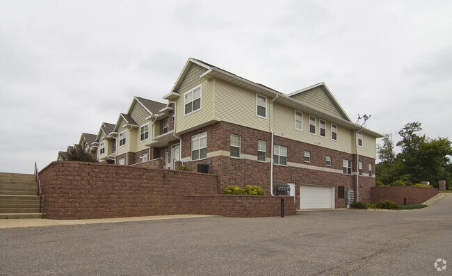 Building Photo - 2545 Airport Rd