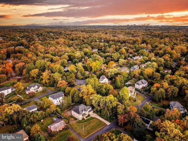 Building Photo - 829 Golden Arrow St