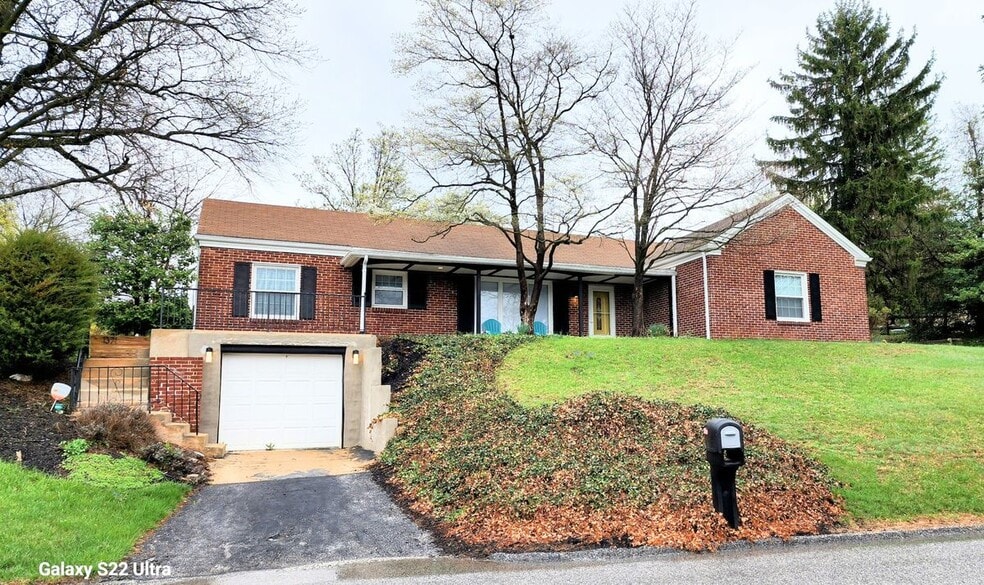Primary Photo - 1371 Irving Rd