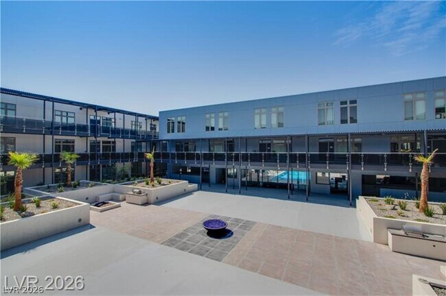 Building Photo - 8925 W Flamingo Rd