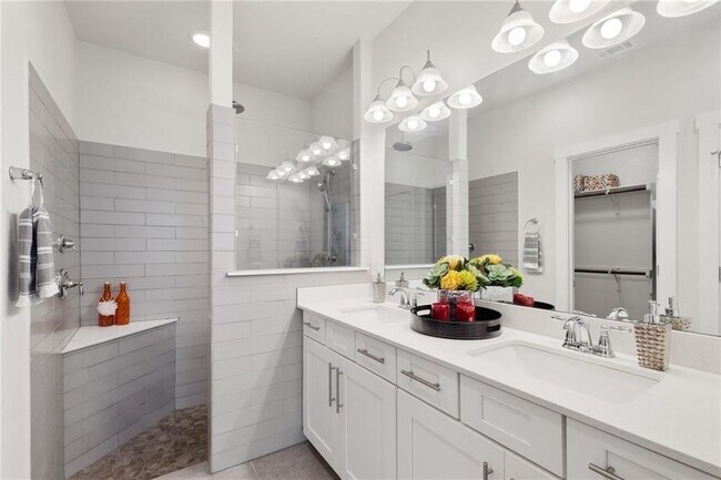 Building Photo - 9507 Gynerium Dr